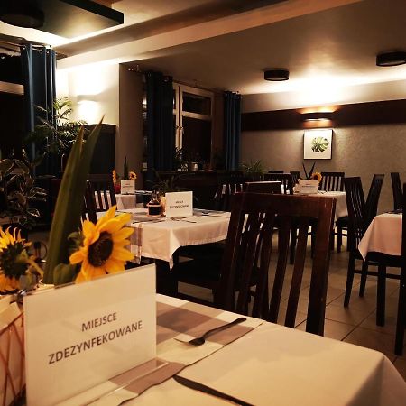 Bialy Orzel Aparthotel Przemyśl Buitenkant foto