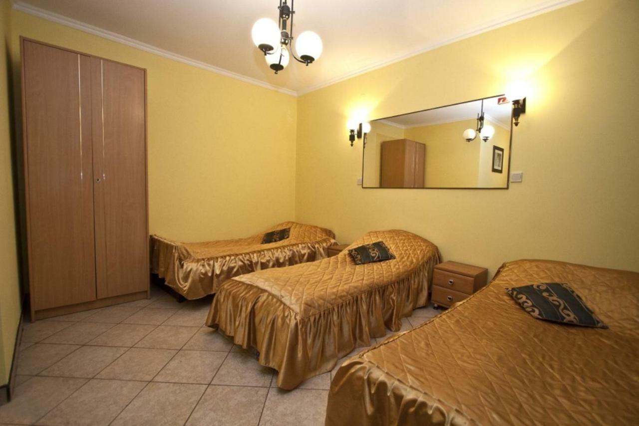 Bialy Orzel Aparthotel Przemyśl Buitenkant foto