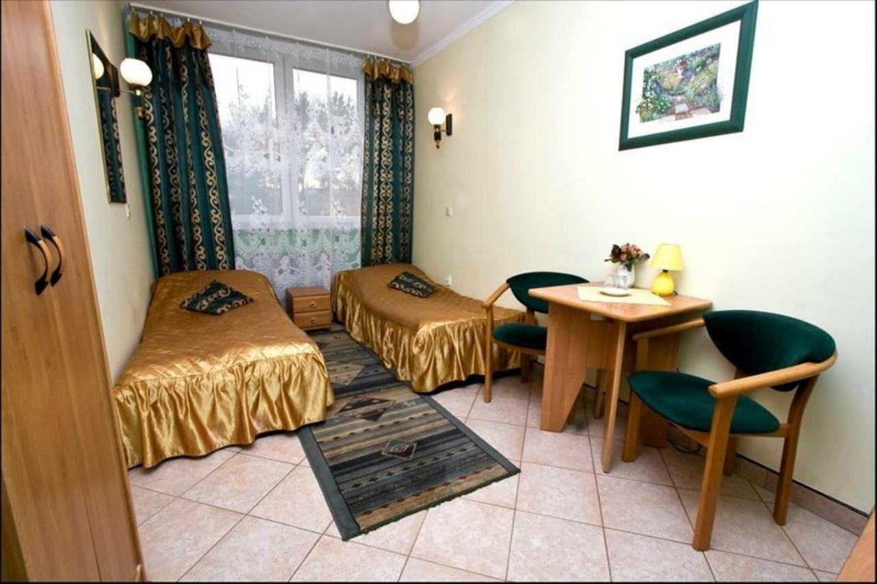 Bialy Orzel Aparthotel Przemyśl Buitenkant foto