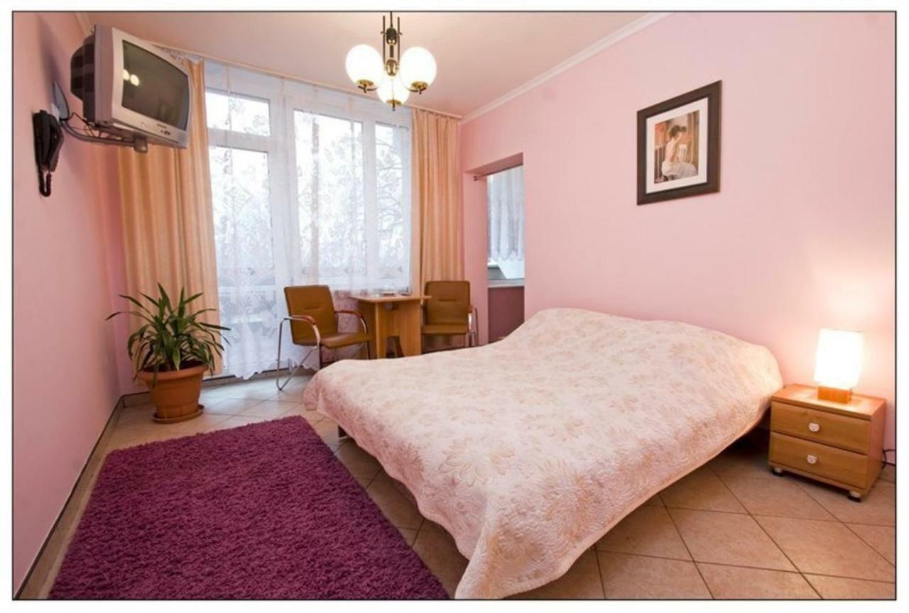 Bialy Orzel Aparthotel Przemyśl Buitenkant foto