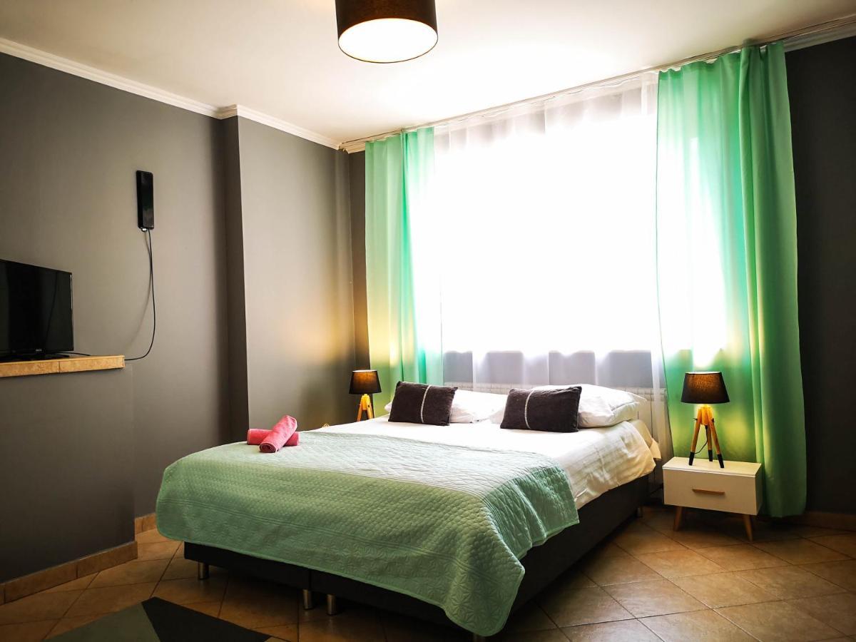 Bialy Orzel Aparthotel Przemyśl Buitenkant foto