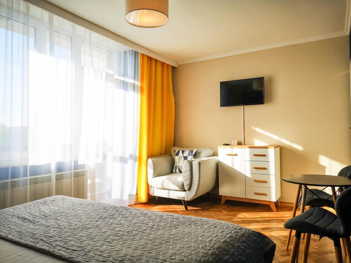 Bialy Orzel Aparthotel Przemyśl Buitenkant foto